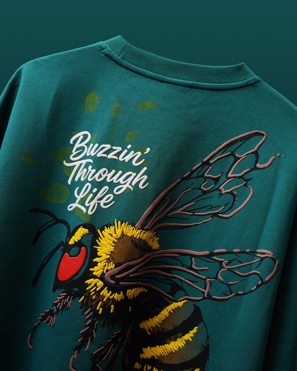 Bee Buzzin’ Tee – Deep Pine