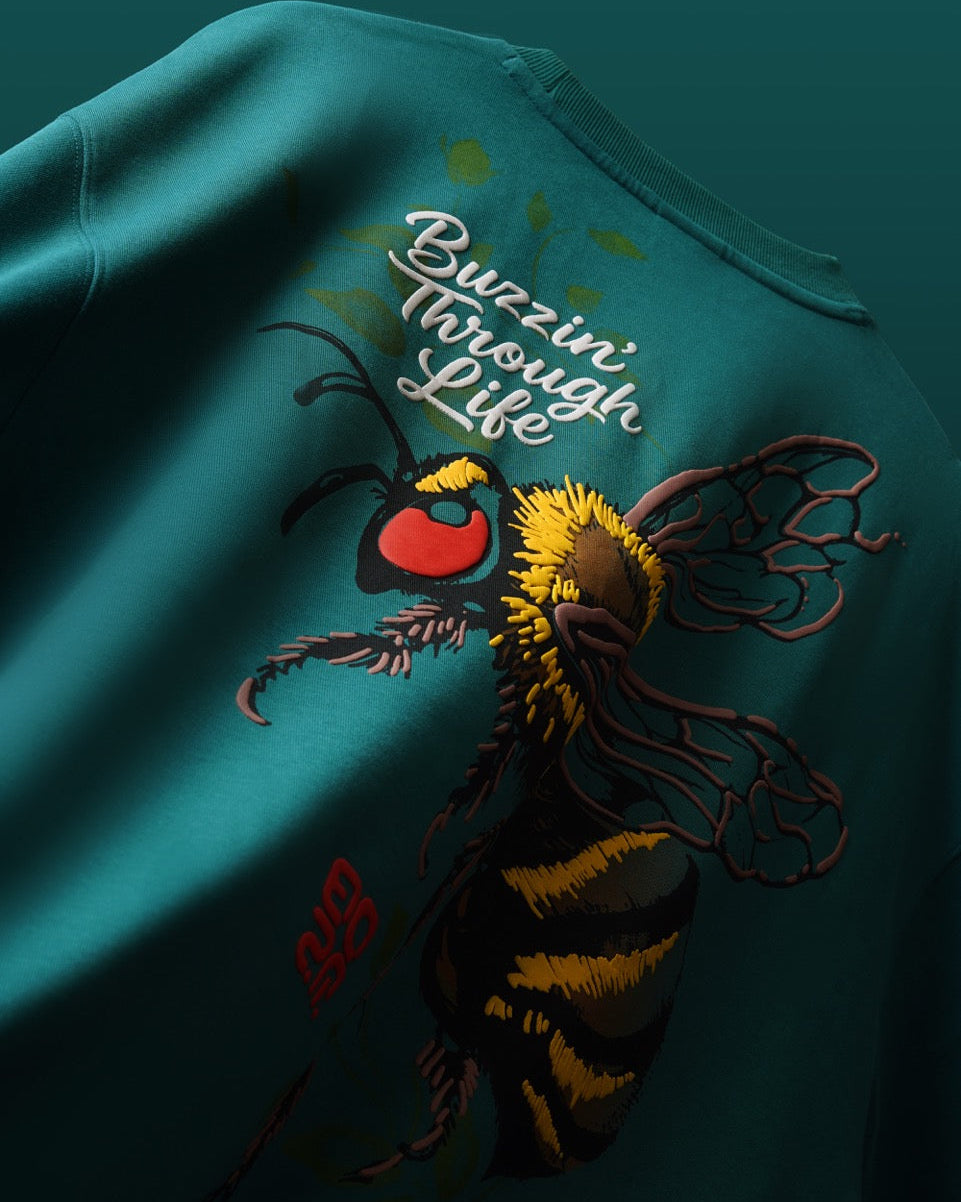 Bee Buzzin’ Tee – Deep Pine