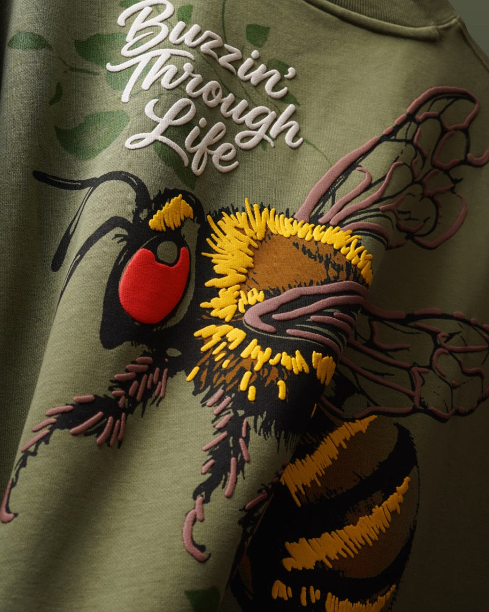 Bee Buzzin’  – Moss Green