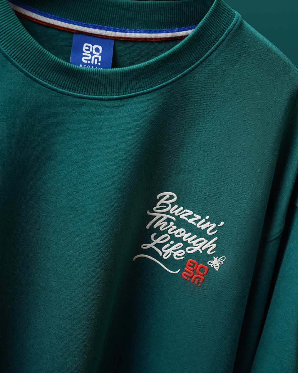 Bee Buzzin’ Tee – Deep Pine