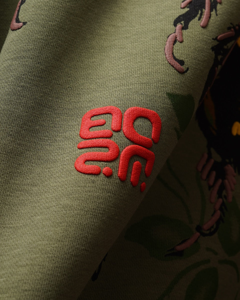 Bee Buzzin’  – Moss Green