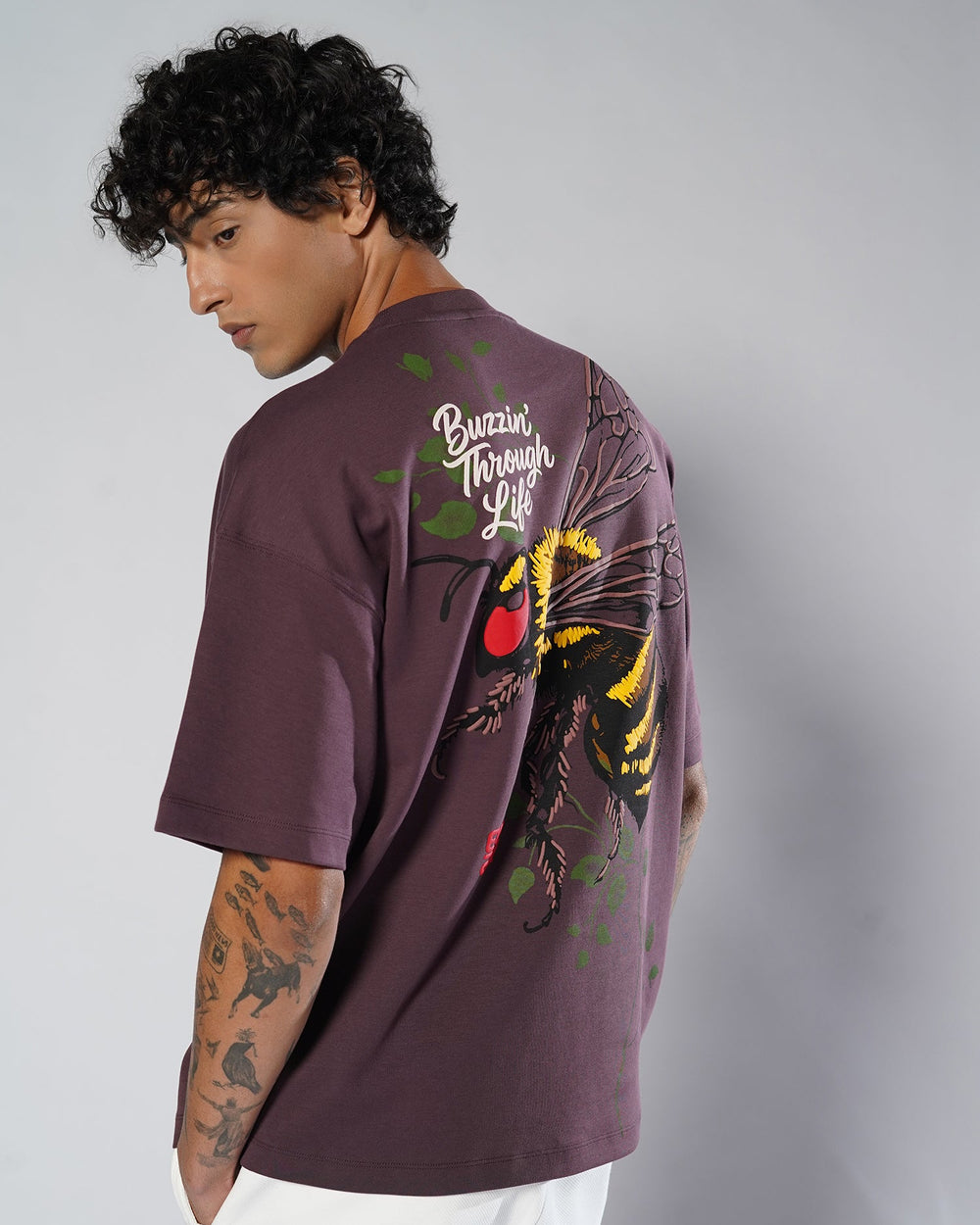 Bee Buzzin’ Tee – Wine