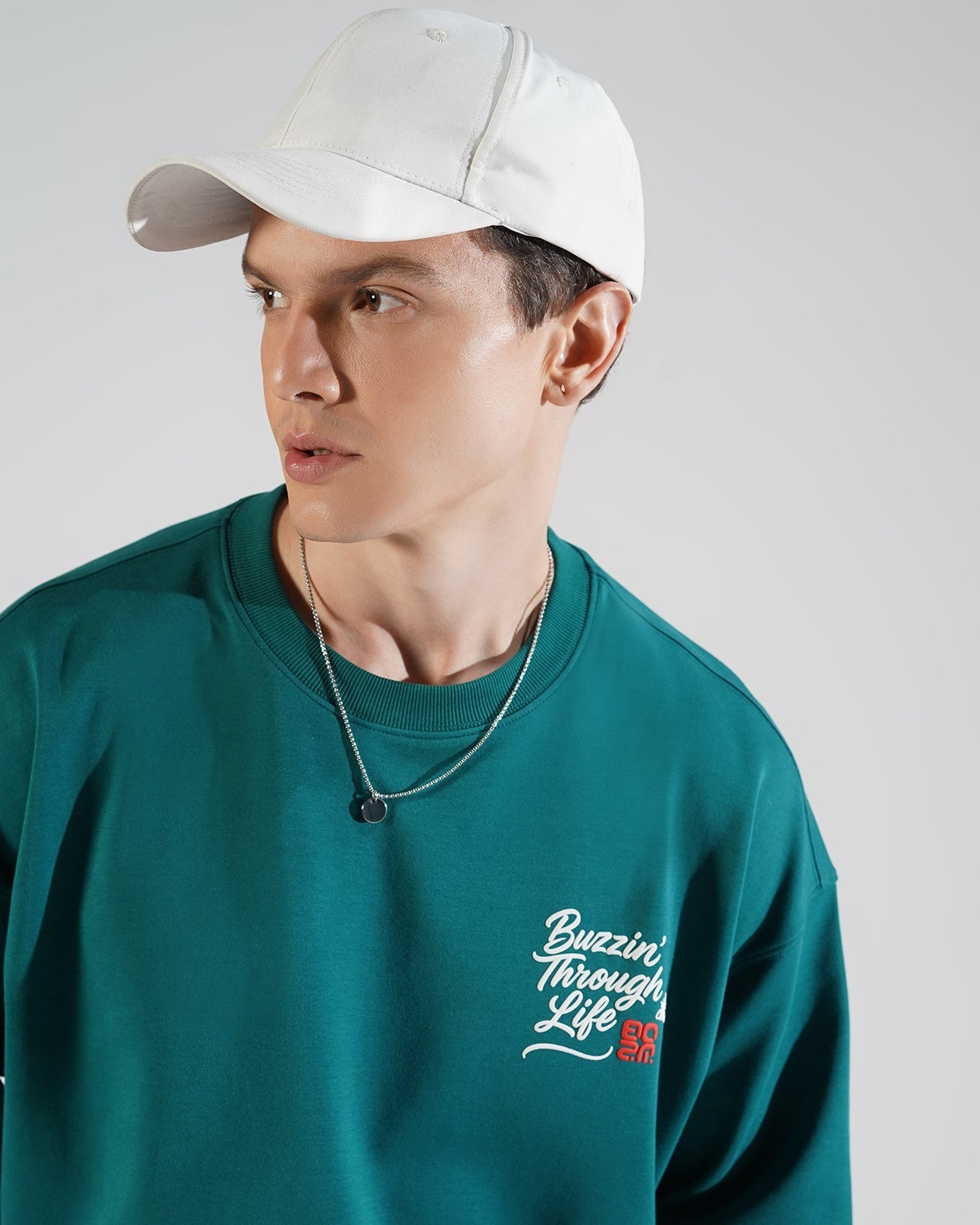 Bee Buzzin’ Tee – Deep Pine