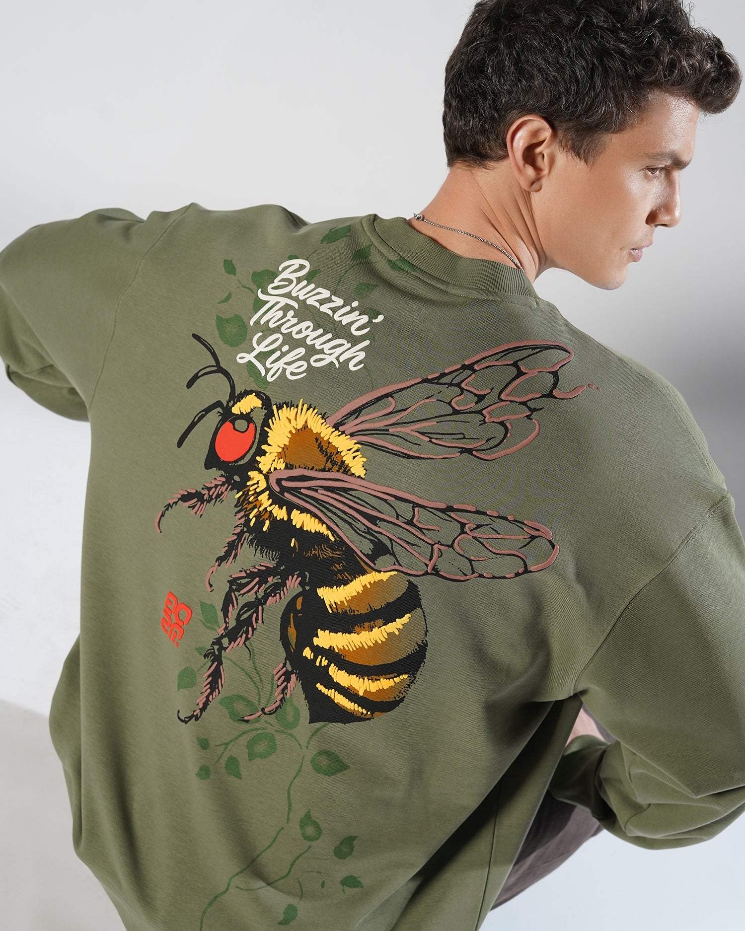 Bee Buzzin’  – Moss Green