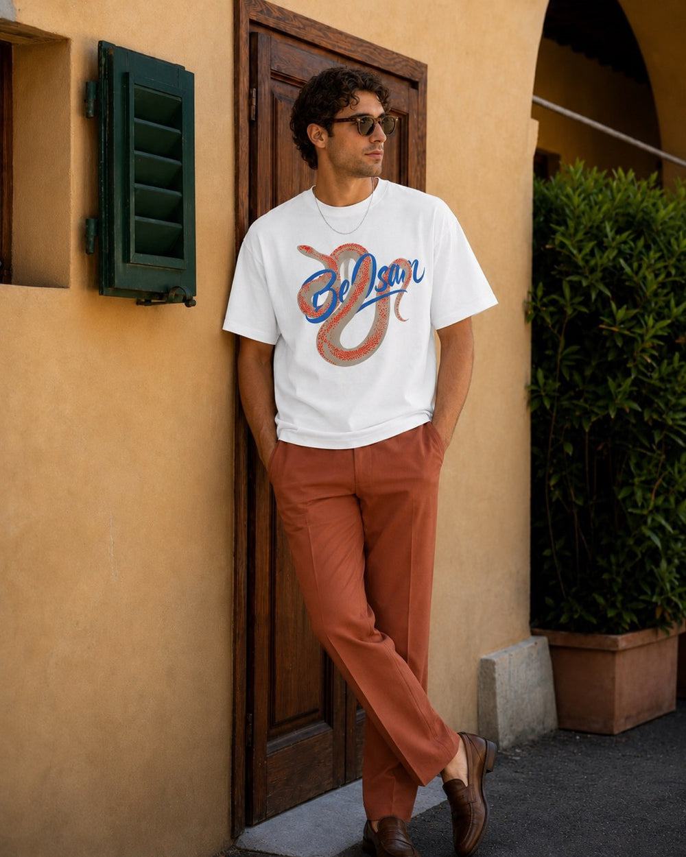 Hiss & Twist Tee - Pearl White
